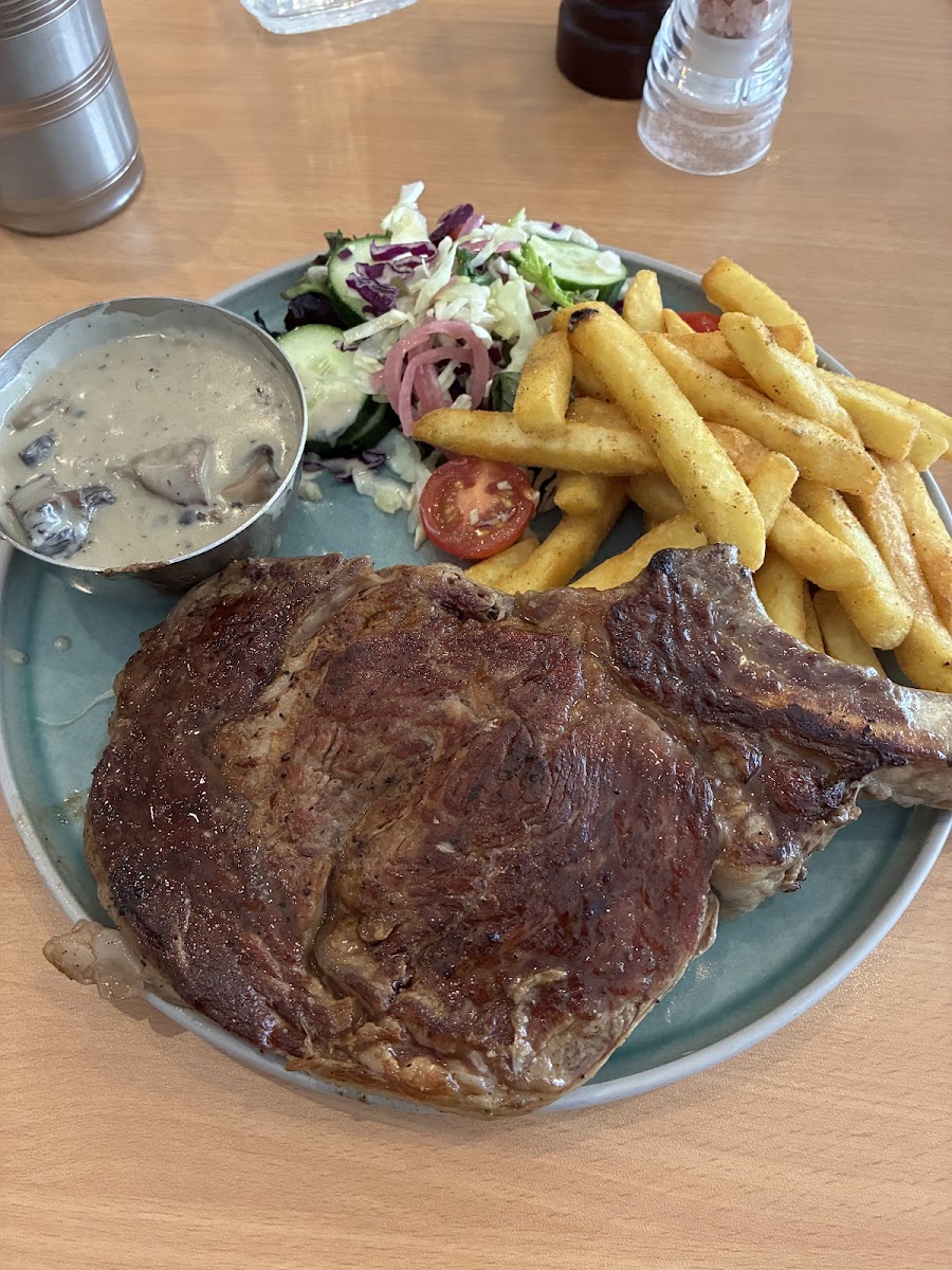 Table 451 Eat + Drink Photos 2